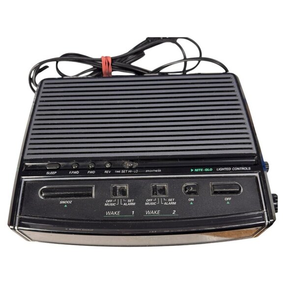 Vintage General Electric Alarm Clock Radio Model 7-4628B AM/FM with nite-glo - Picture 2 of 5